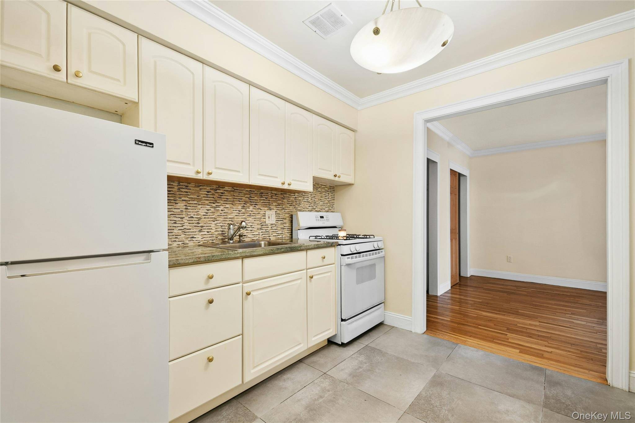 137 E 235th ST, Bronx, NY 10470