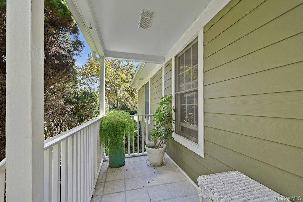 985 Silver Colt RD, Cutchogue, NY 11935
