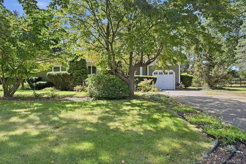 985 Silver Colt RD, Cutchogue, NY 11935