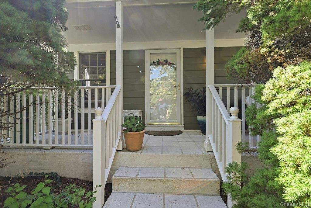 985 Silver Colt RD, Cutchogue, NY 11935
