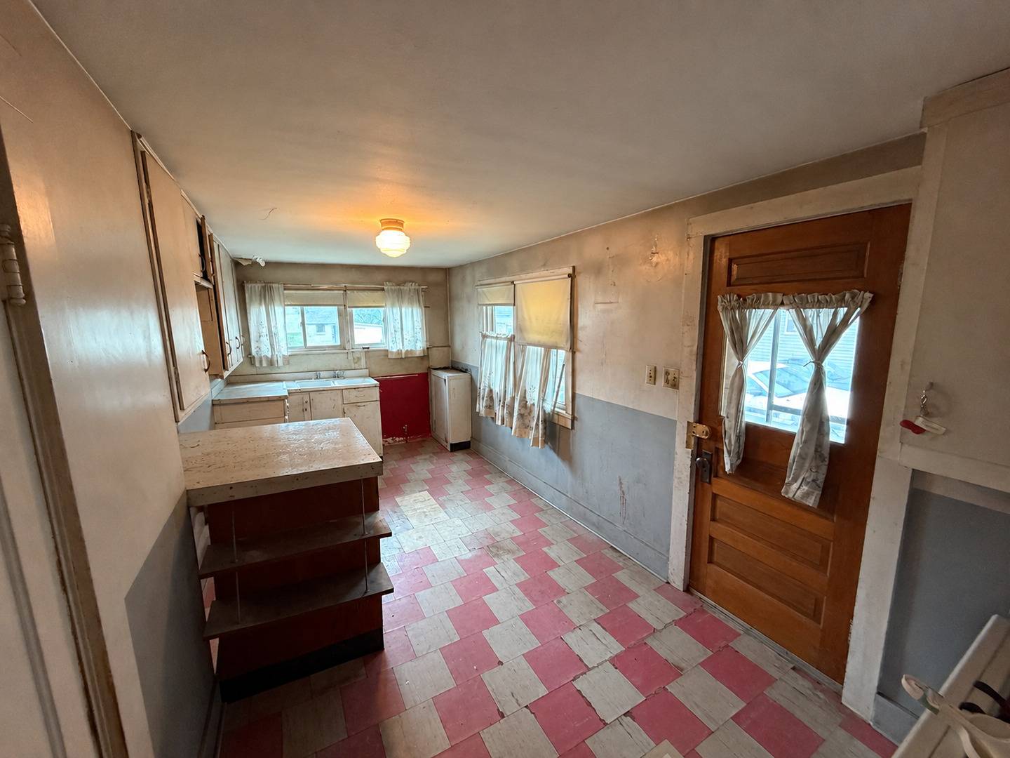 820 N Burr ST, Kewanee, IL 61443