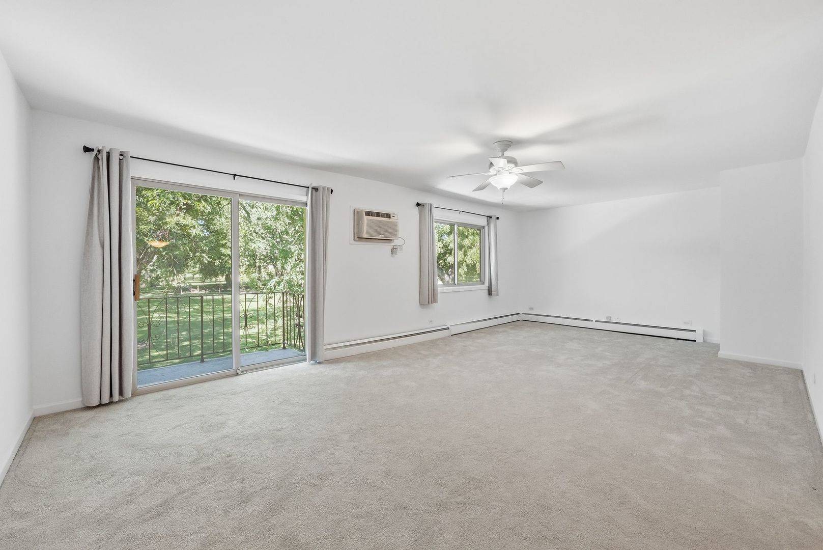 5740 Concord LN #13, Clarendon Hills, IL 60514