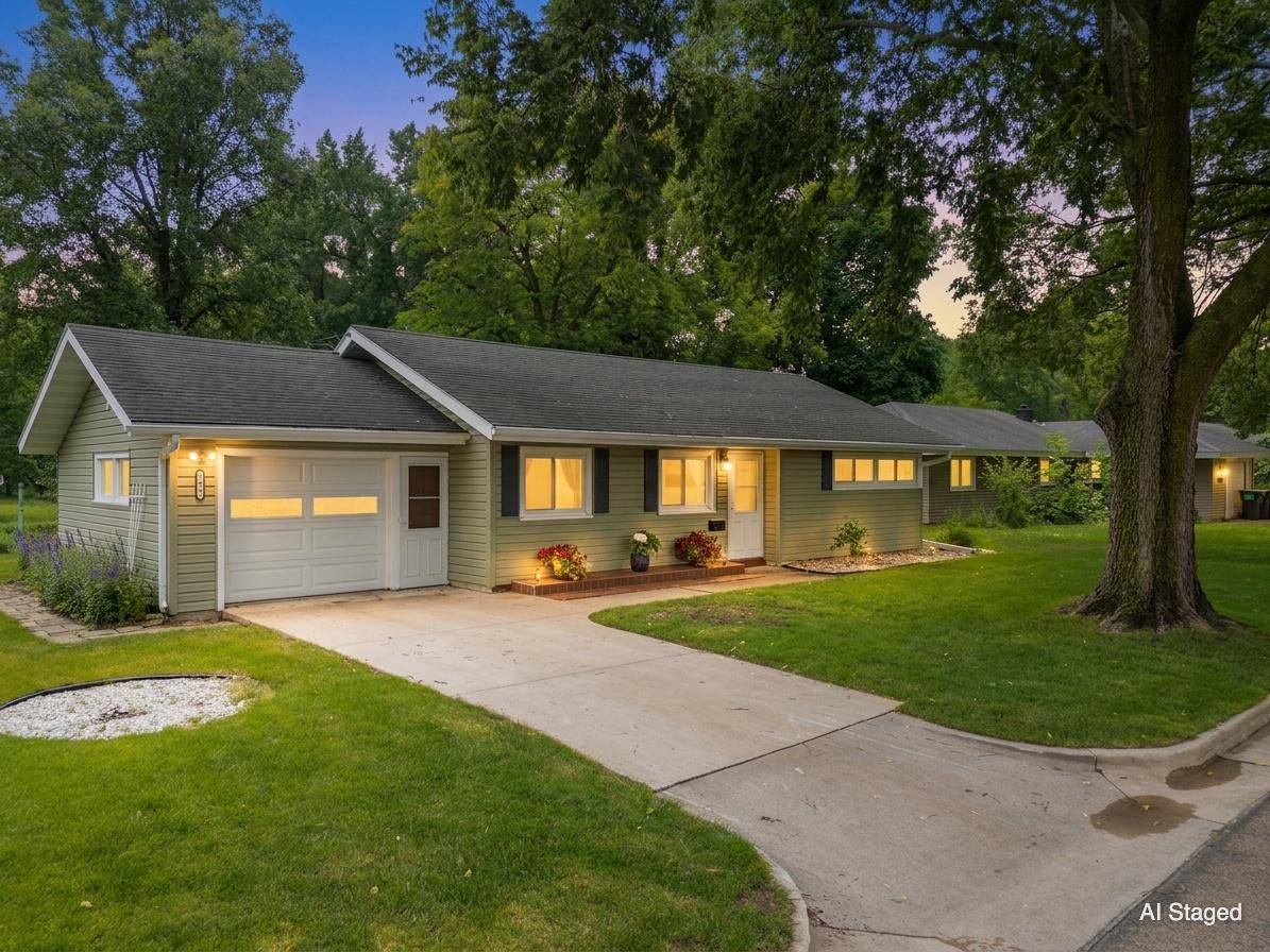 1426 Graham CT SE, Rochester, MN 55904