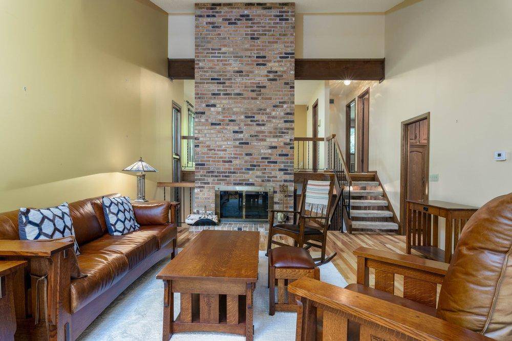 563 Sterling ST S, Maplewood, MN 55119