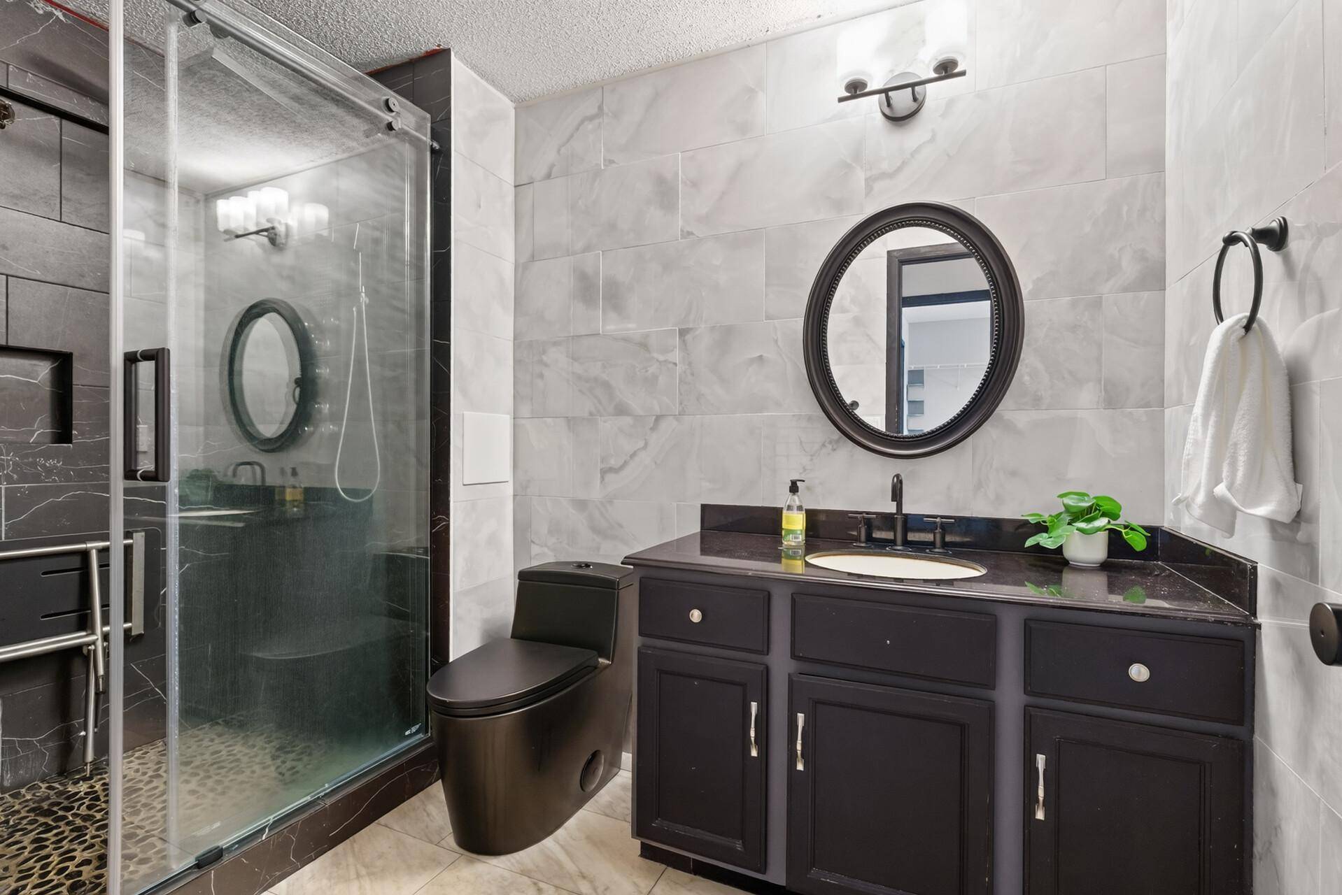 464 Heartland CT, Chanhassen, MN 55317