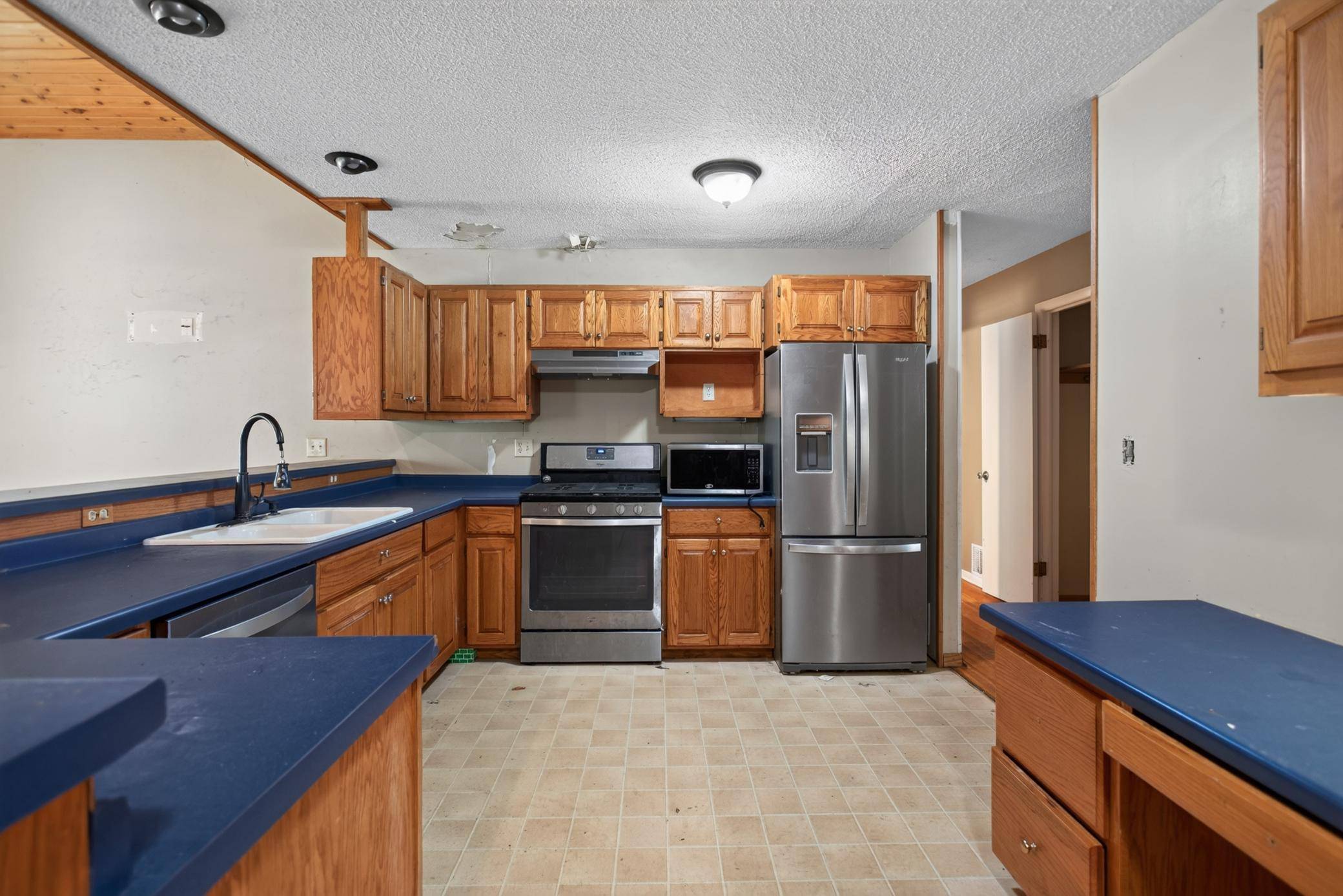 1699 Oakwood DR, Shoreview, MN 55126