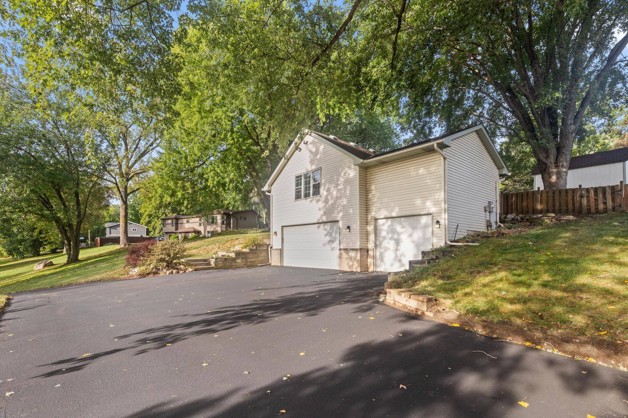 2975 Egan AVE, Eagan, MN 55121