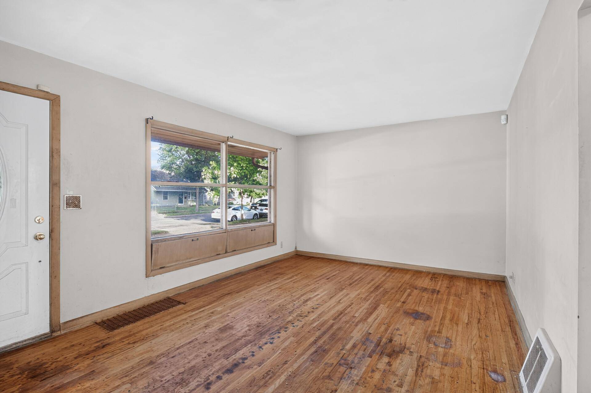 5242 James AVE N, Minneapolis, MN 55430