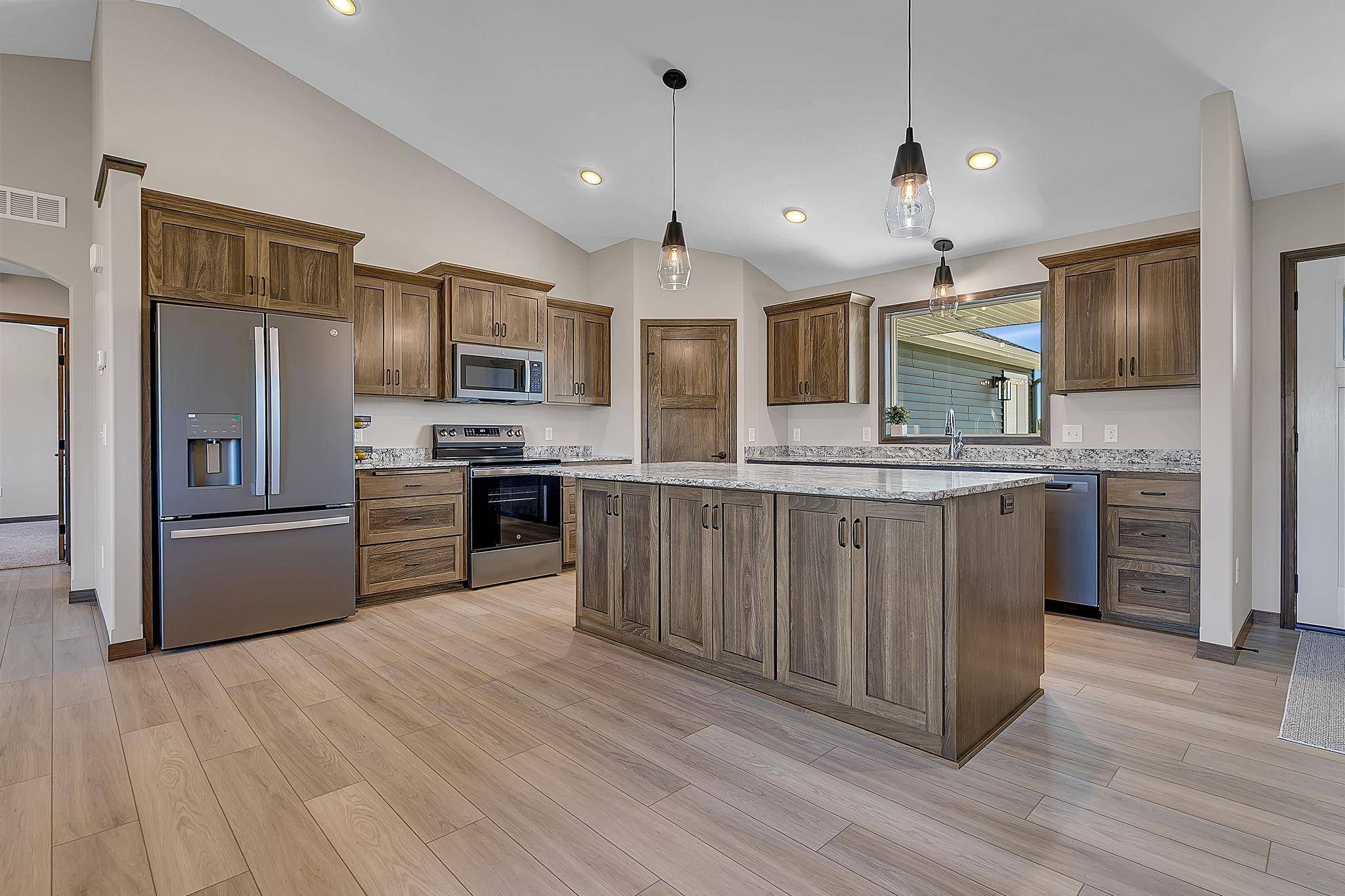 1942 68th AVE N, Saint Cloud, MN 56303