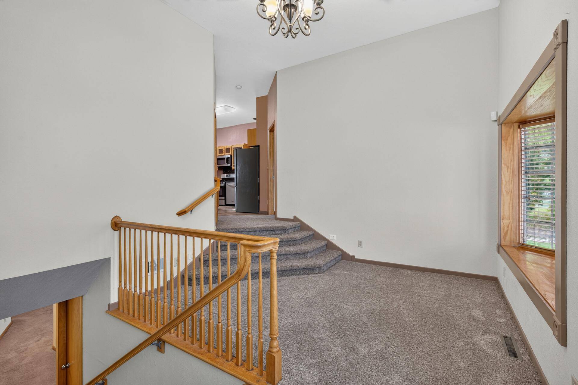412 Hazel ST N, Saint Paul, MN 55119