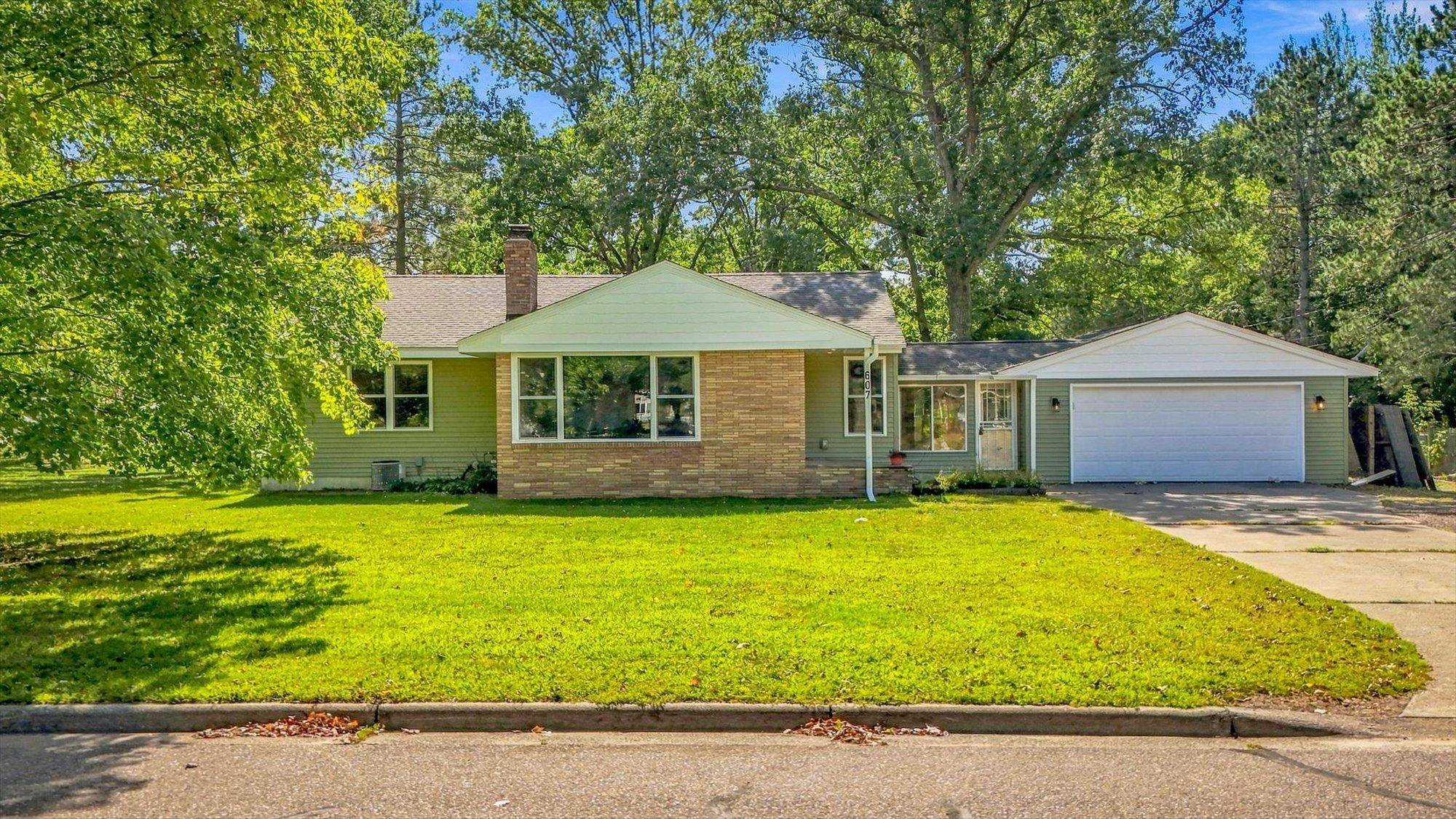 607 Fair AVE W, Mora, MN 55051
