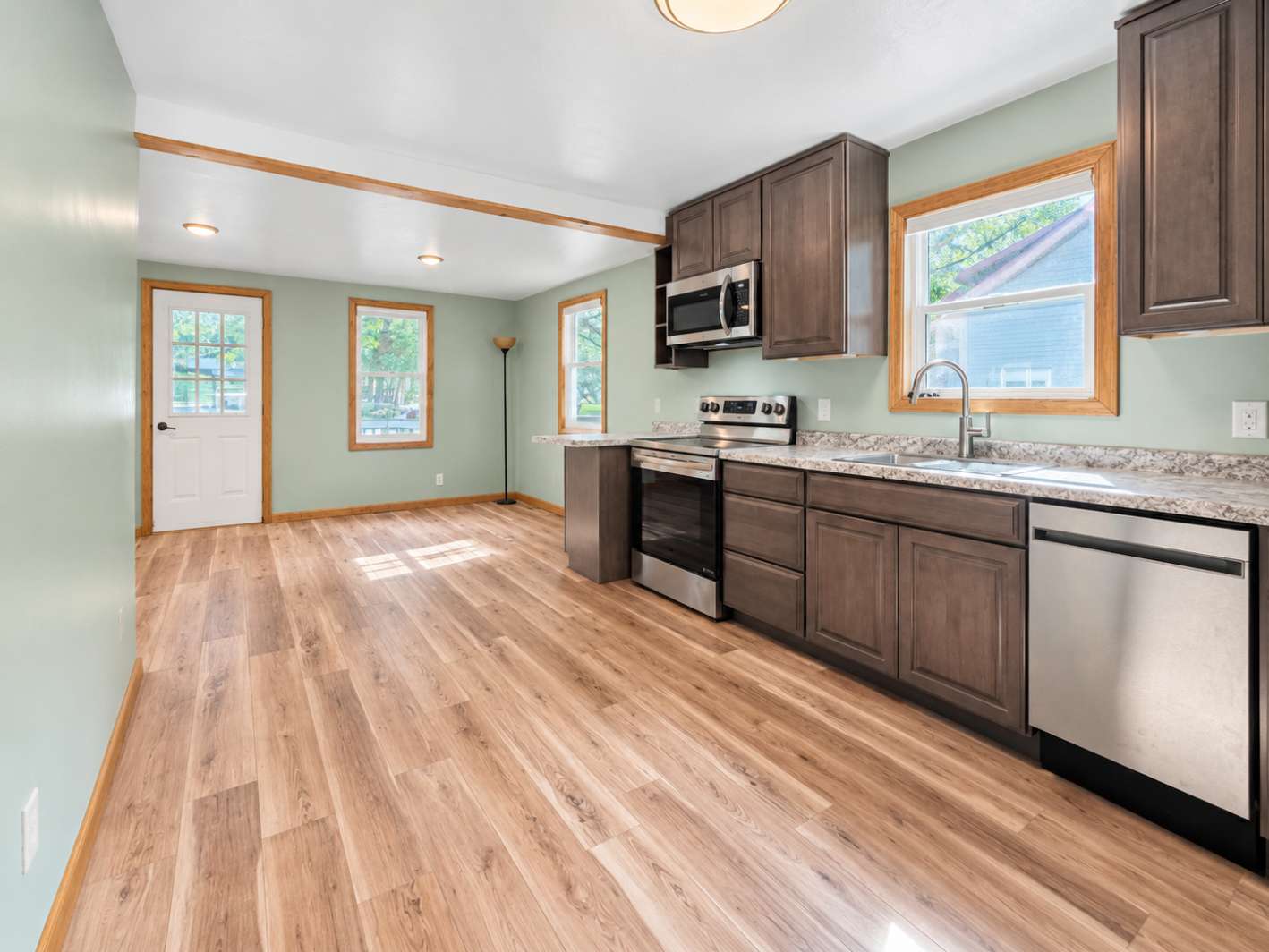 609 NE 5th AVE, Grand Rapids, MN 55744