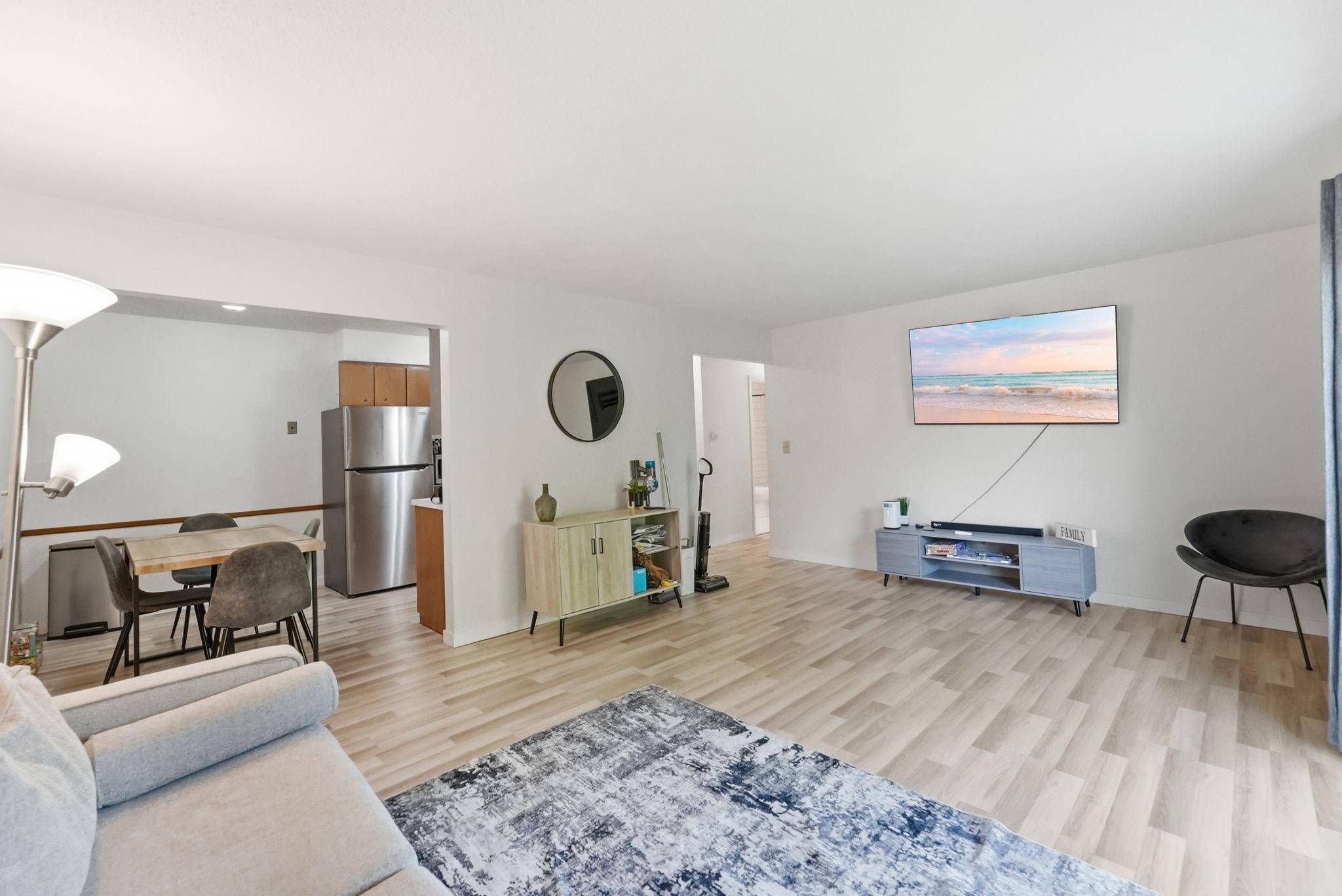 3155 Old Highway 8 #203, Roseville, MN 55418