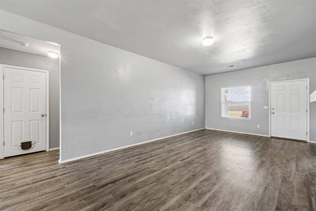 333 Karlee LN, Newcastle, OK 73065