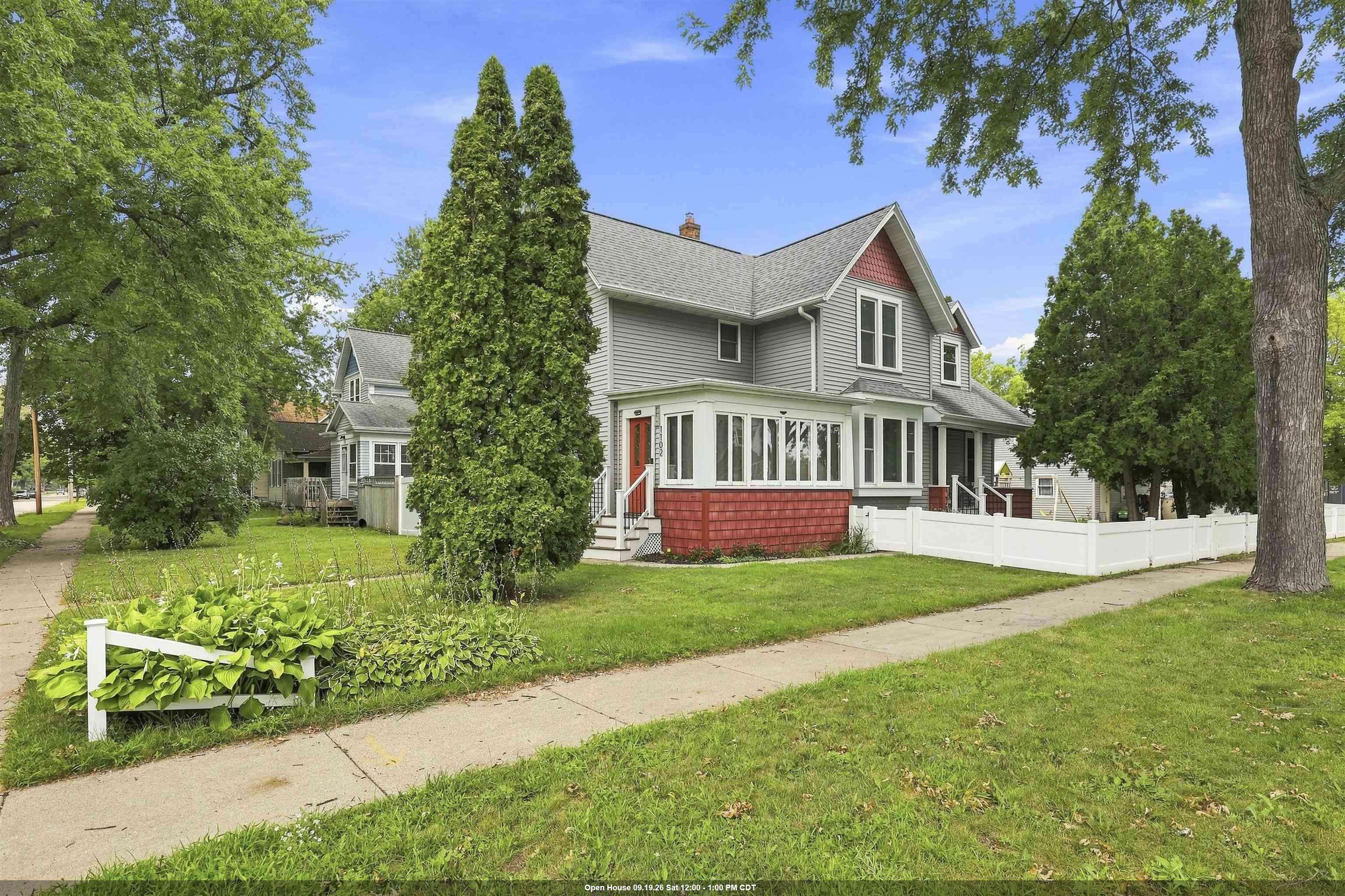 1102 W LAWRENCE ST, Appleton, WI 54914-5249