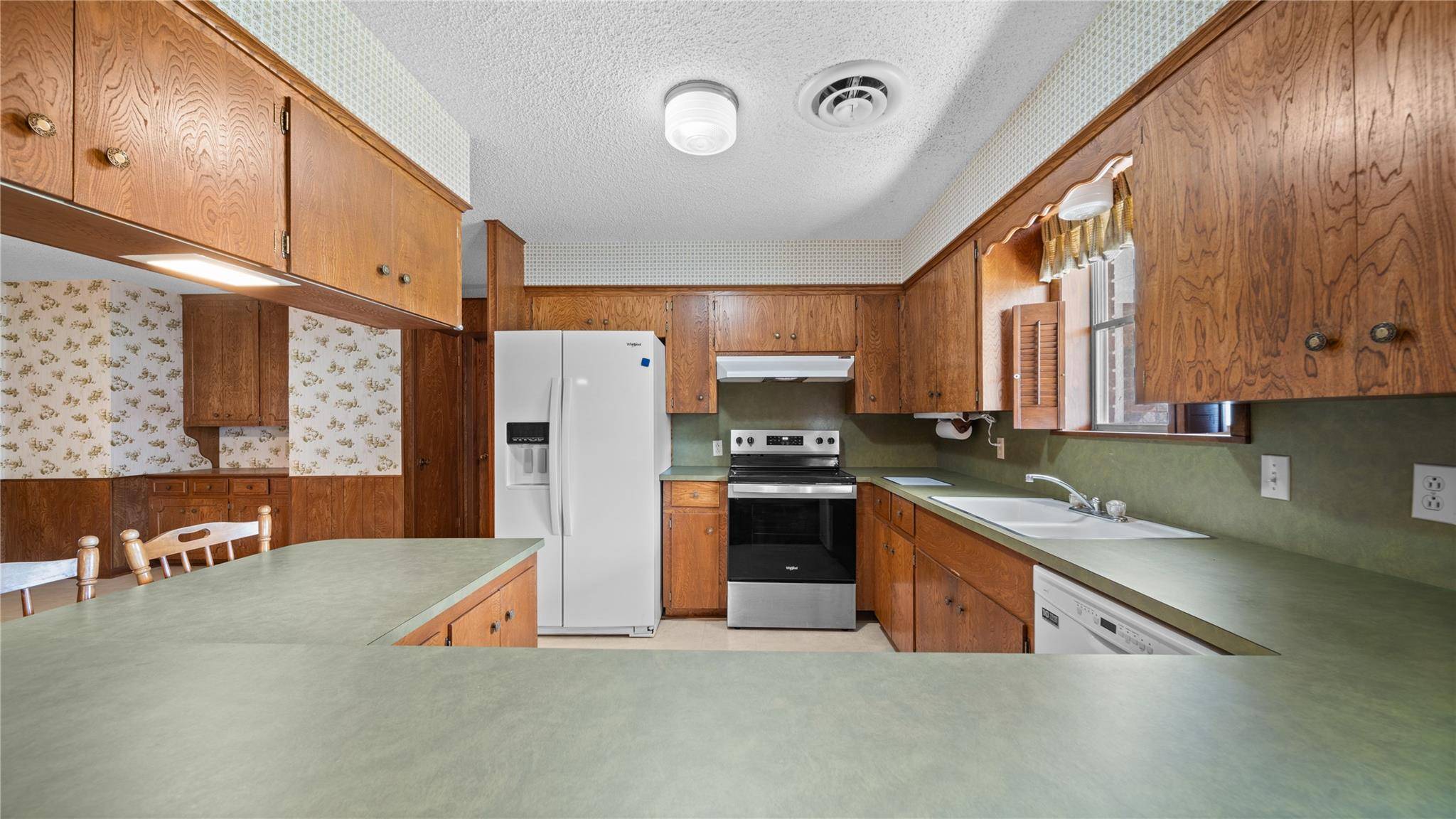 674 N Polk ST, Giddings, TX 78942