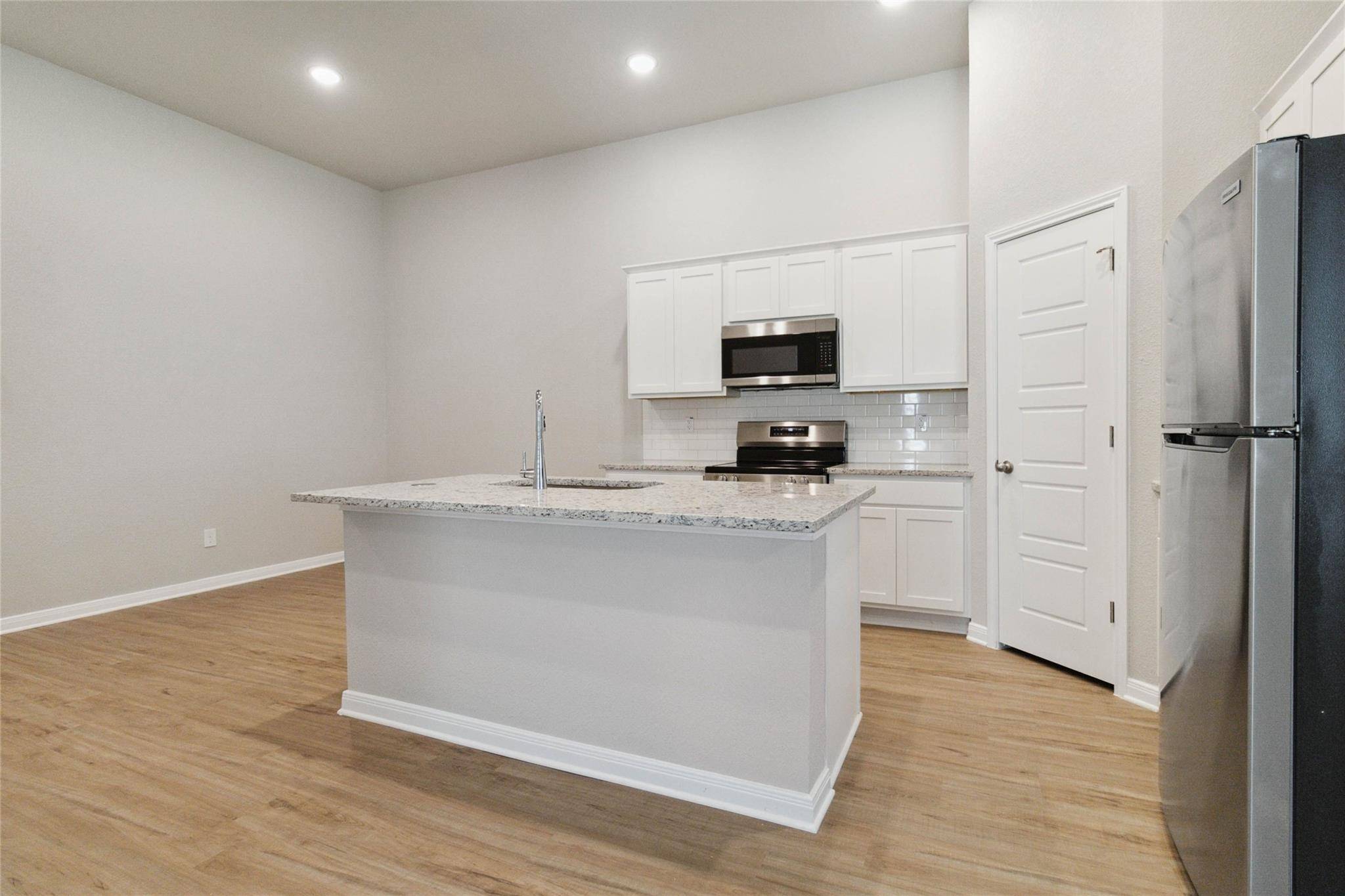 198 Schrader DR #Unit B, Buda, TX 78610