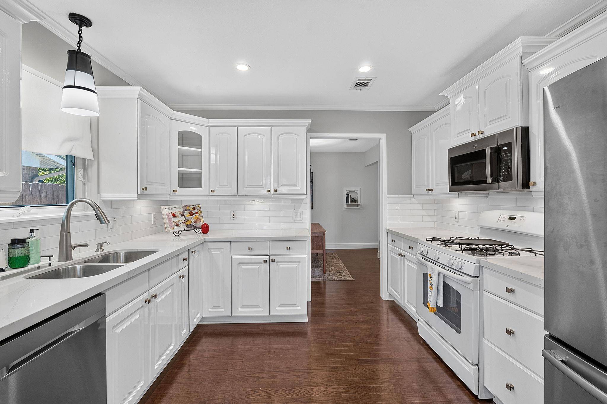 2114 Lanier DR, Austin, TX 78757