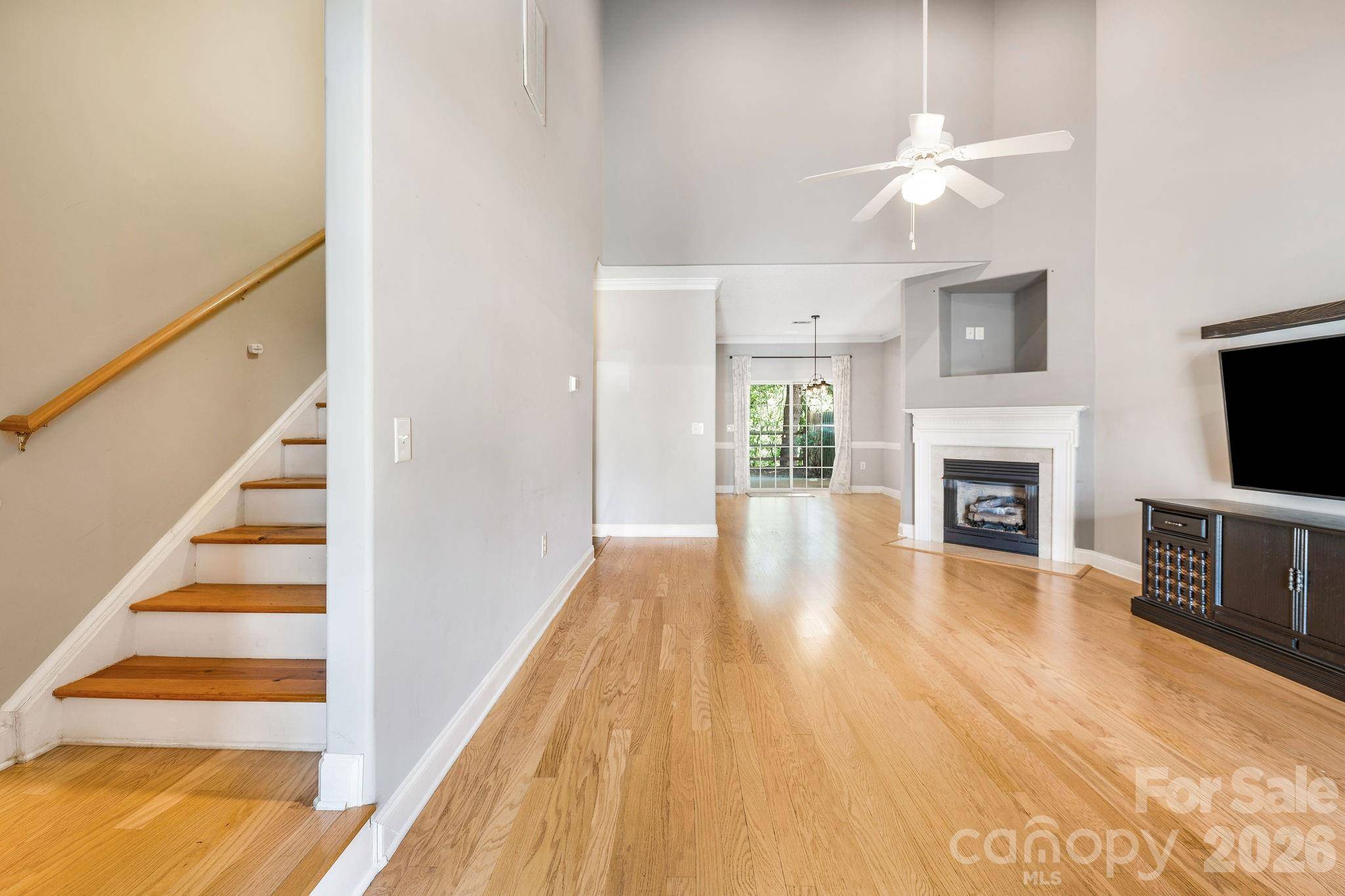 896 West Pointe DR, Asheville, NC 28806
