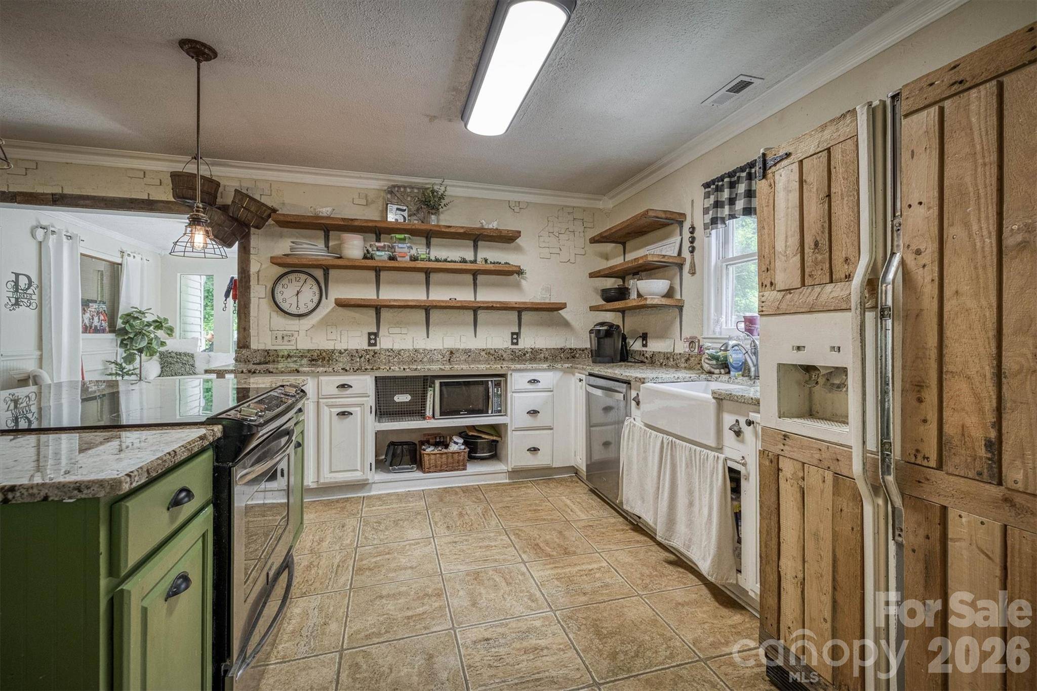 665 Will Robbins LN, Newland, NC 28657