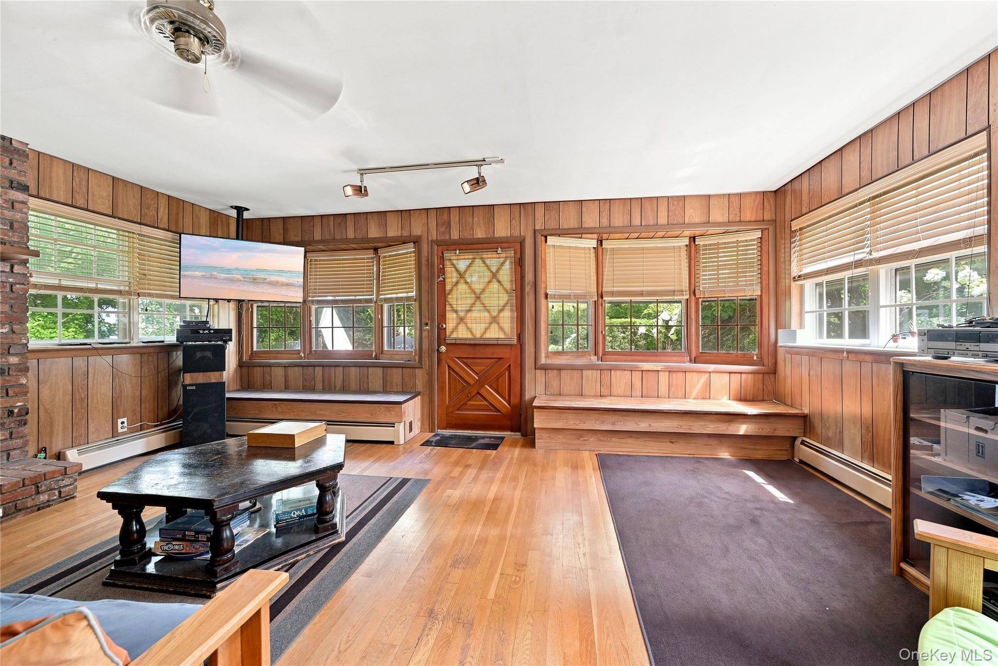 76 Queen RD, Rocky Point, NY 11778