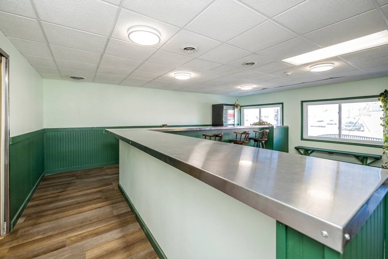 6737 Roosevelt RD, Berwyn, IL 60402