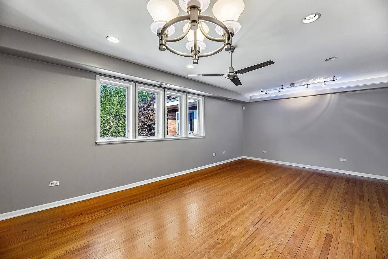 125 Callan AVE #3E, Evanston, IL 60202
