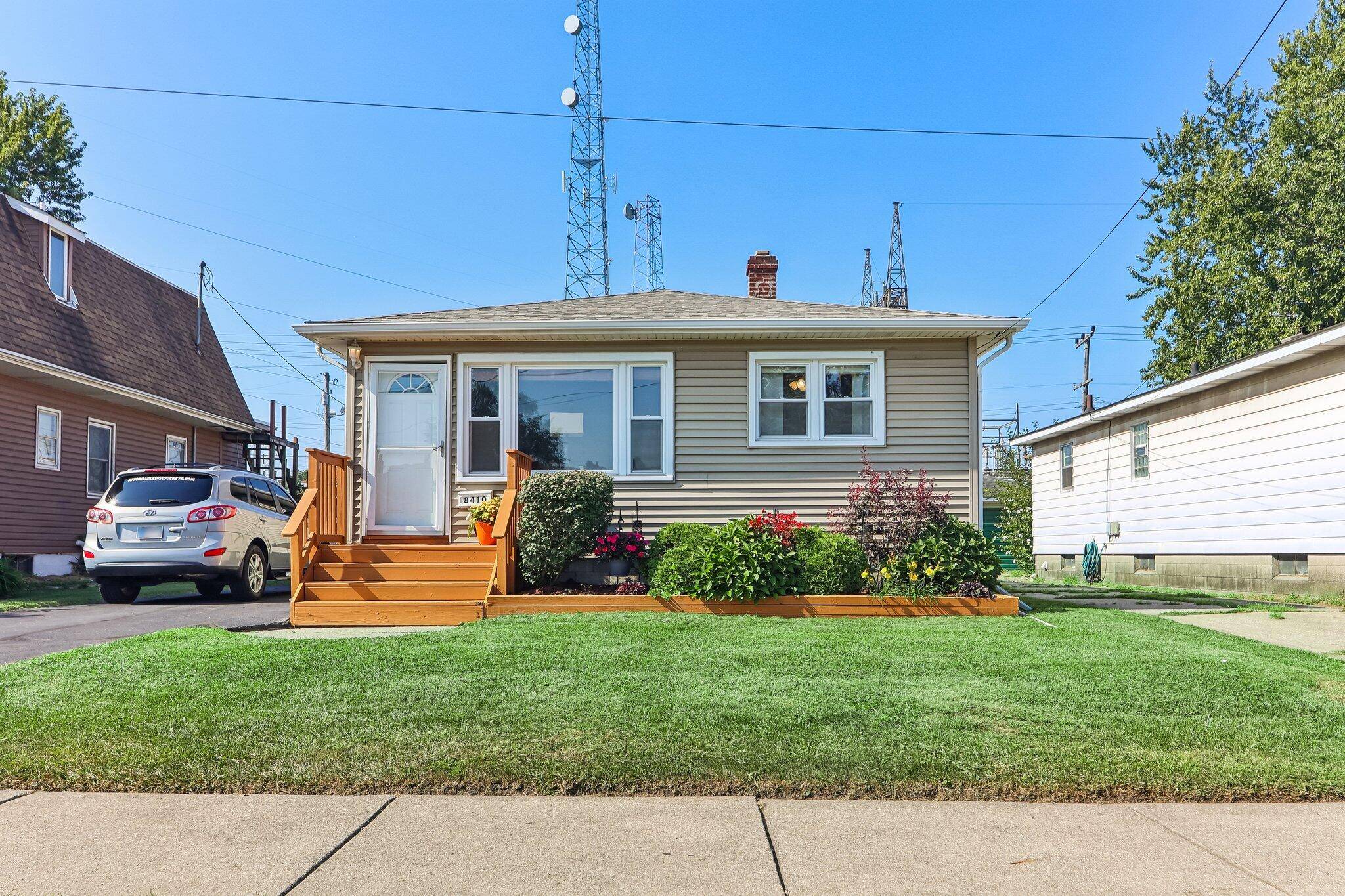 8410 Gordon Drive, Highland, IN 46322
