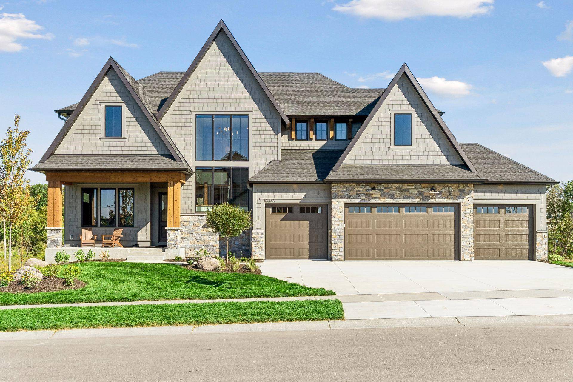 10336 Peony LN N, Maple Grove, MN 55311