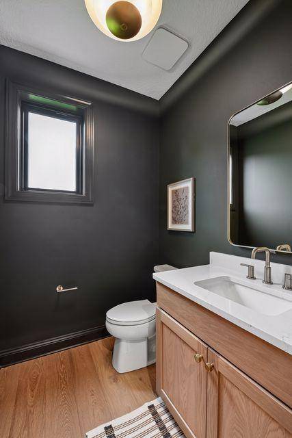 751 W 96th ST, Chanhassen, MN 55317
