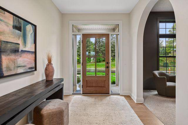 751 W 96th ST, Chanhassen, MN 55317