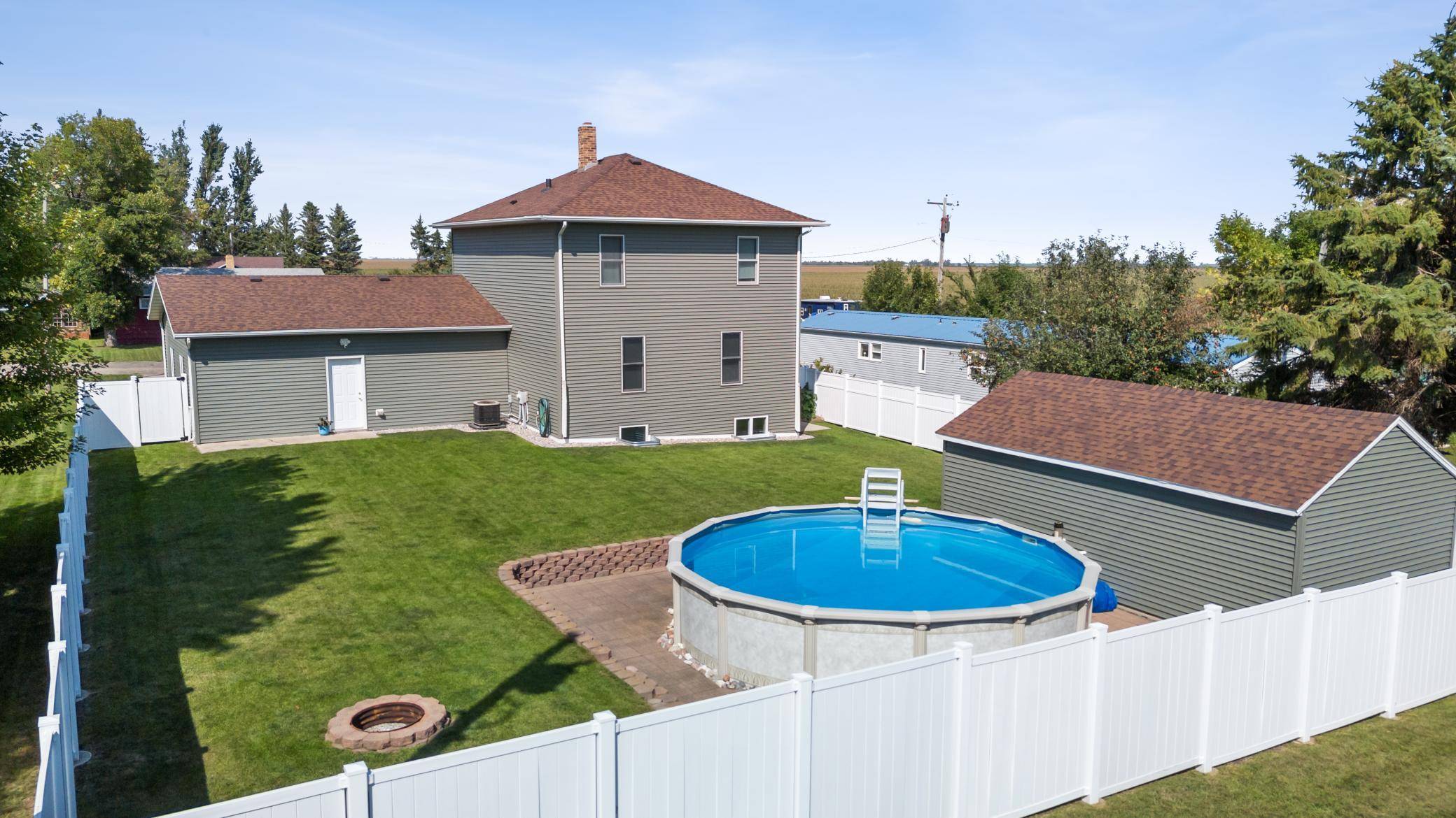 332 3rd AVE E, Hunter, ND 58048