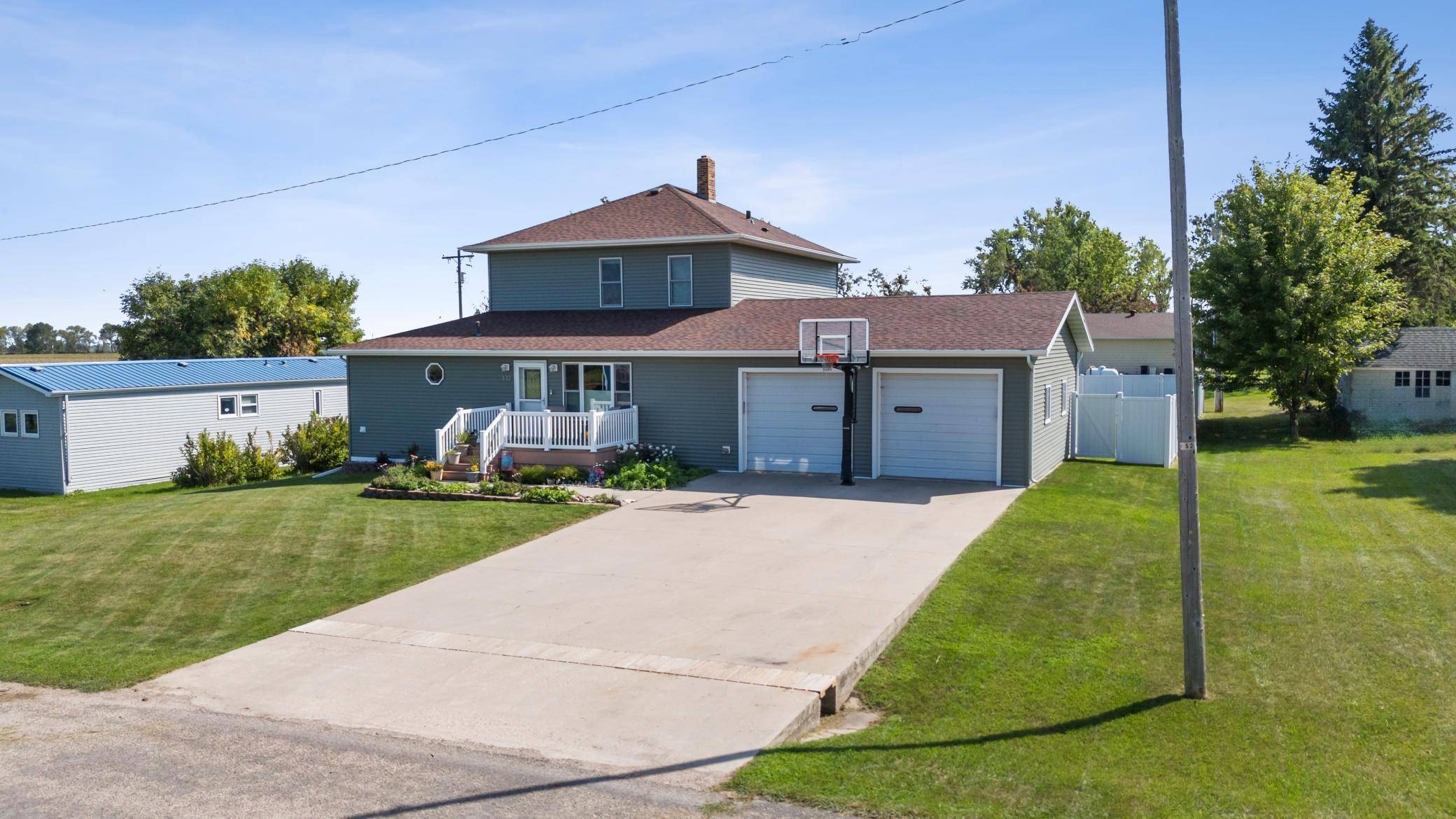 332 3rd AVE E, Hunter, ND 58048
