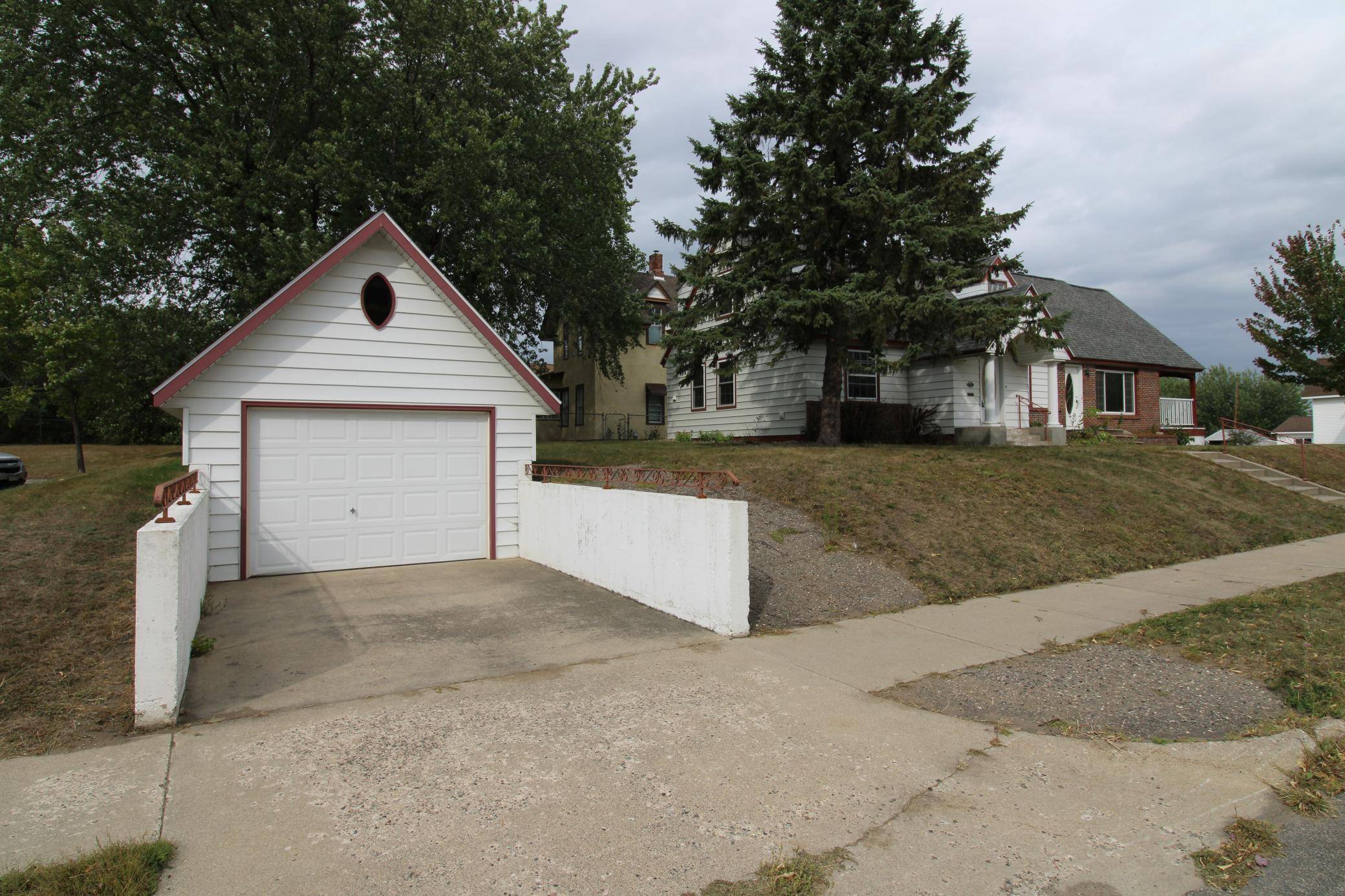 404 5th ST S, Sauk Centre, MN 56378