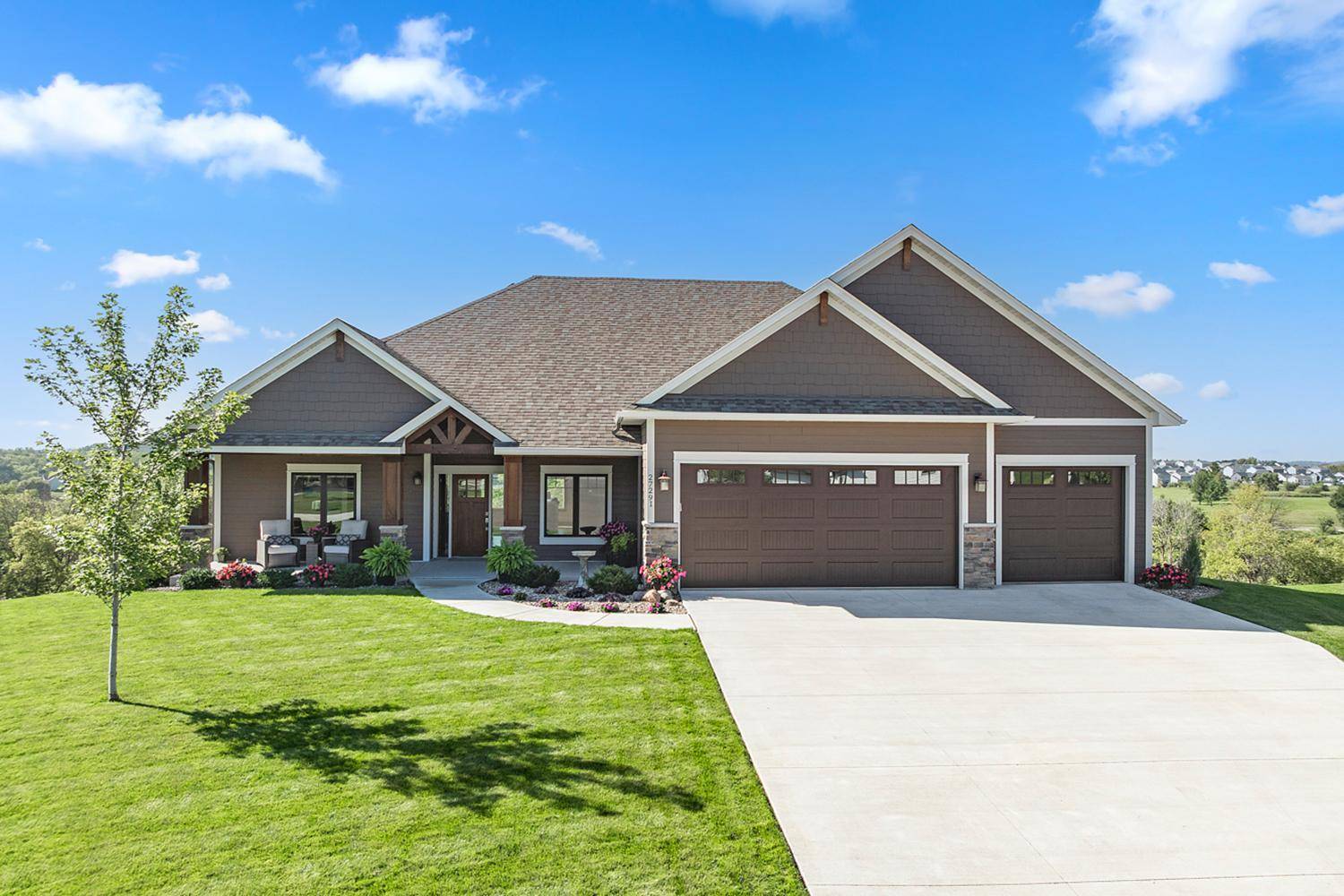 27291 Elle CIR, Elko New Market, MN 55020