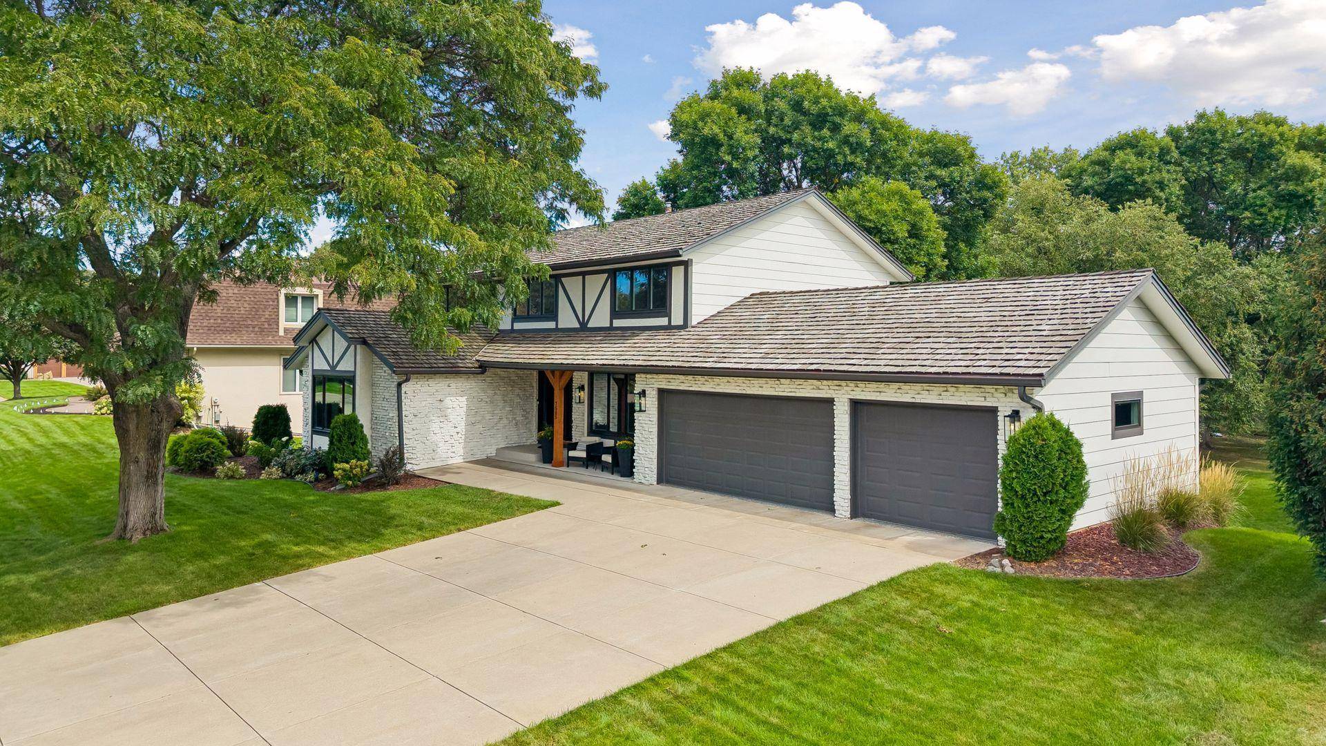 7505 Hyde Park DR, Edina, MN 55439