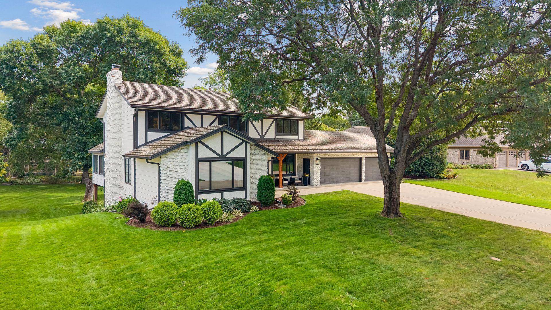 7505 Hyde Park DR, Edina, MN 55439