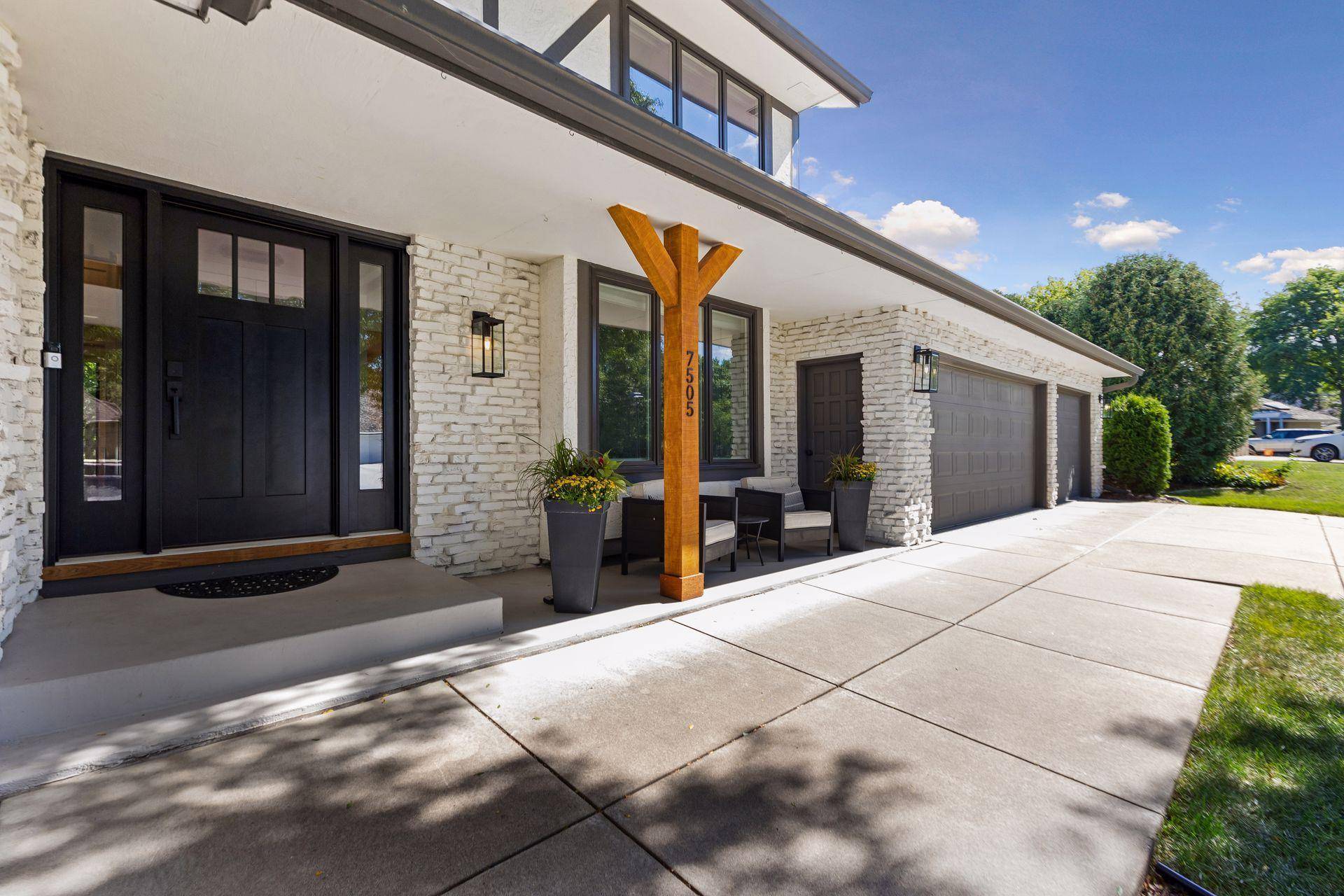 7505 Hyde Park DR, Edina, MN 55439