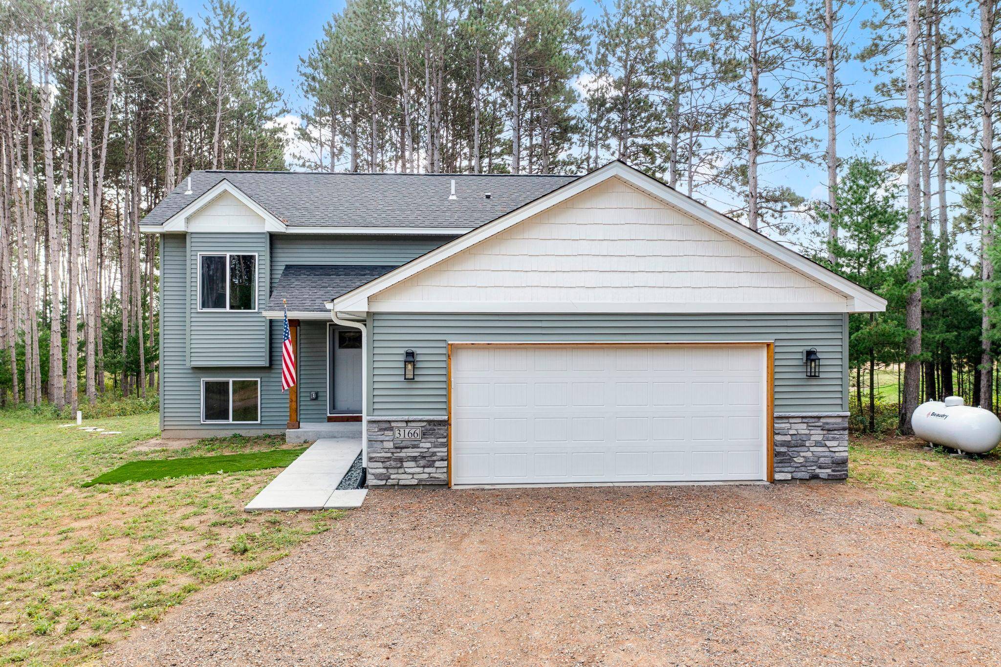 3166 317th CT NW, Cambridge, MN 55008