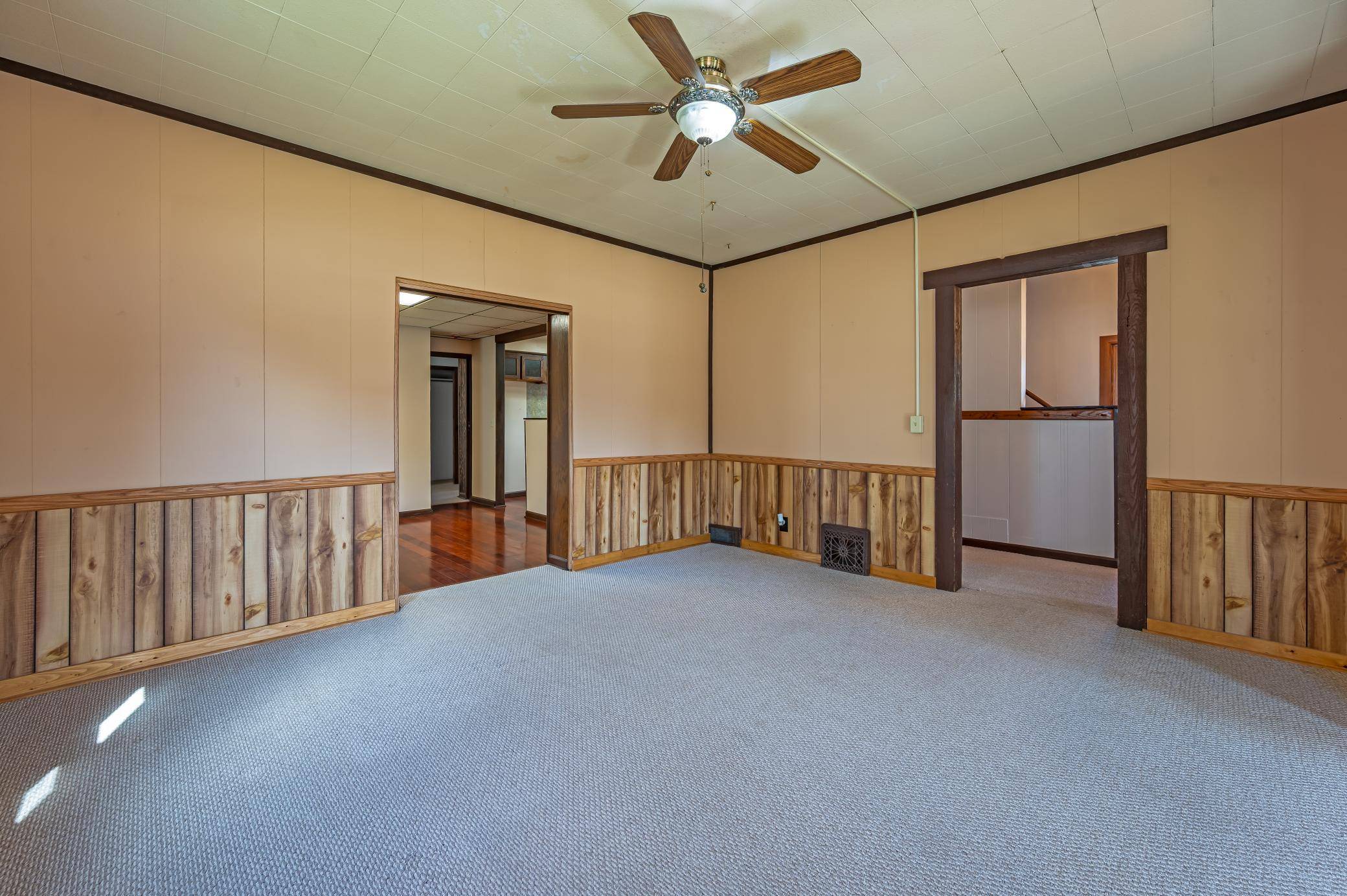 218 W 3rd ST, Fairmont, MN 56031