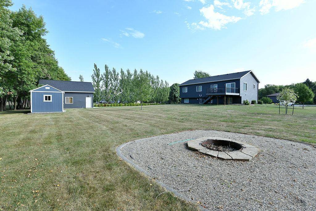 8018 Aquarius DR, Fargo, ND 58104