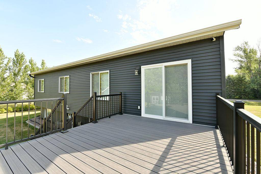 8018 Aquarius DR, Fargo, ND 58104