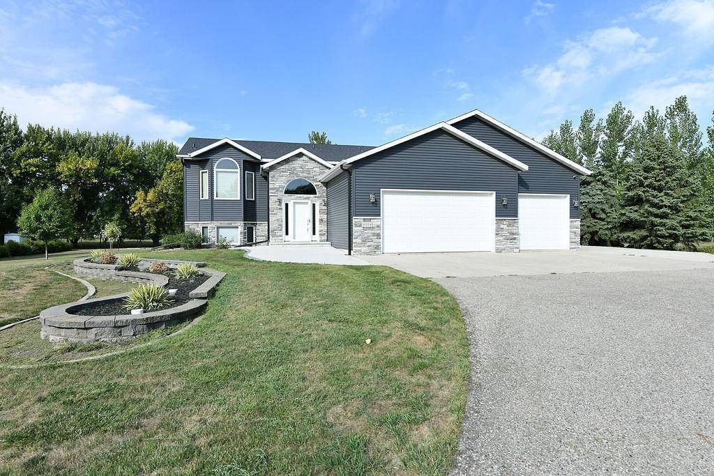 8018 Aquarius DR, Fargo, ND 58104