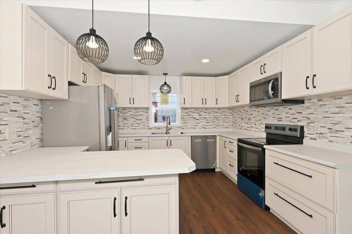1616 Iowa AVE, Superior, WI 54880