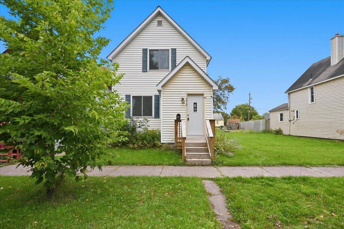 1616 Iowa AVE, Superior, WI 54880