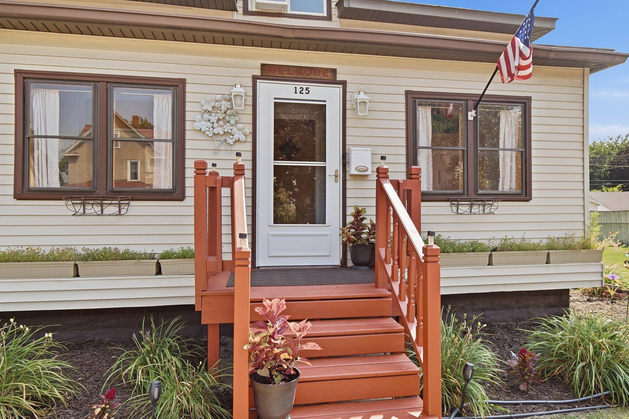 125 3rd AVE S, South Saint Paul, MN 55075