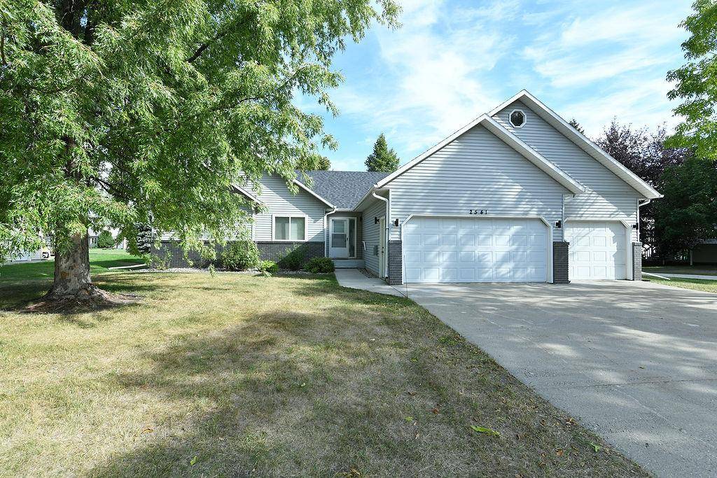 2541 S 26th AVE S, Fargo, ND 58103