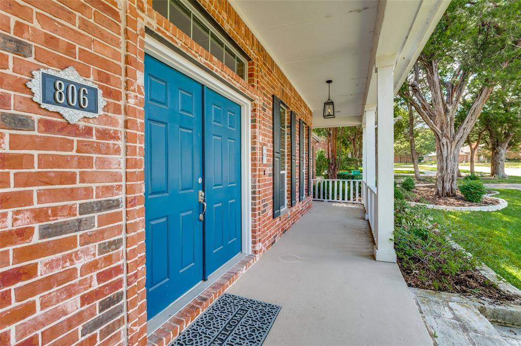 806 Cobblestone Court, Cedar Hill, TX 75104