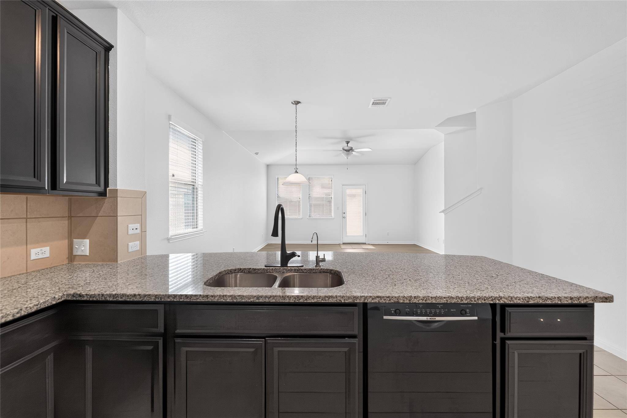 209 Evening Dusk DR, Kyle, TX 78640