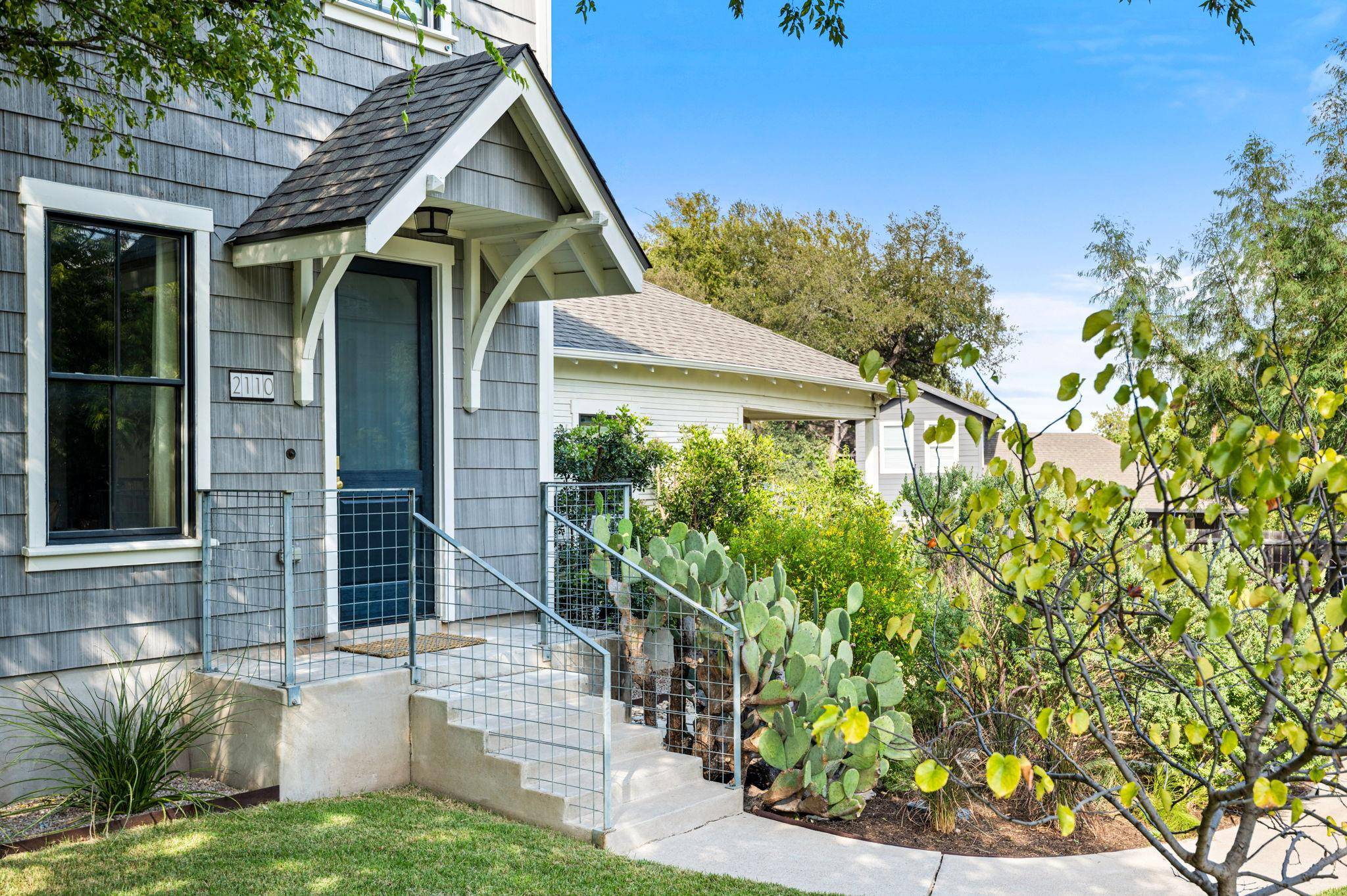2110 E 9th ST, Austin, TX 78702